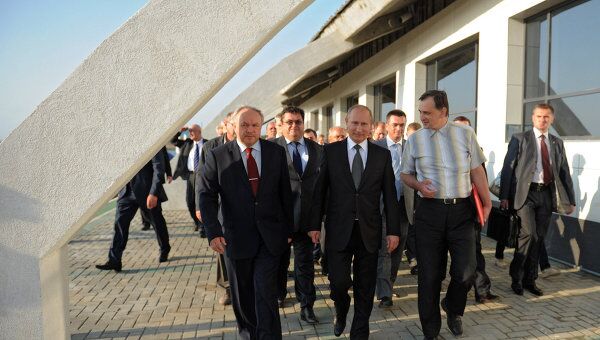 Премьер-министр РФ В.Путин осмотрел строительную площадку Приморского океанариума