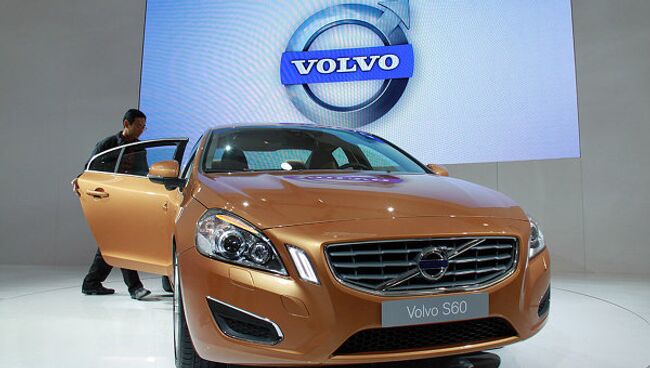 Автомобиль Volvo S60. Архив