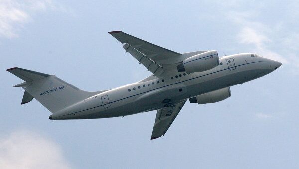 Полет самолета Ан -148. Архив