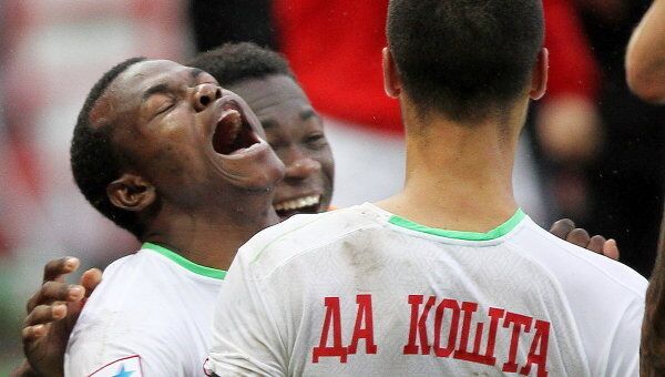 Локомотив обыграл Зенит на московском стадионе со счетом 4:2