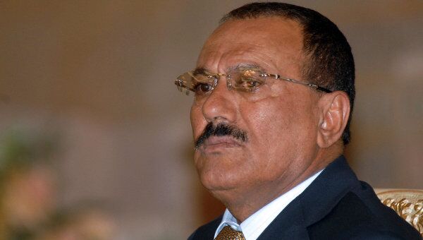 Глава Йемена поручил заместителю начать переговоры о передаче власти