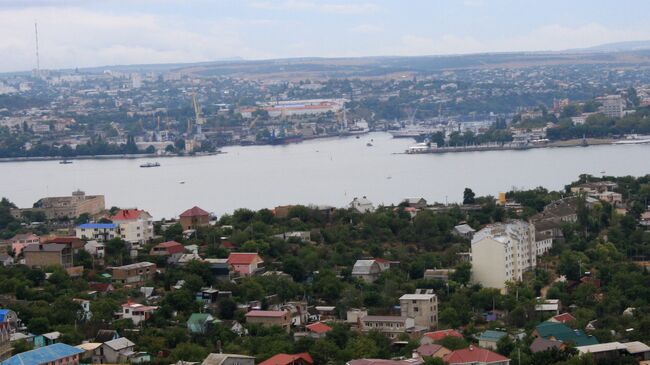 Город Севастополь с высоты птичьего полета. Архивное фото