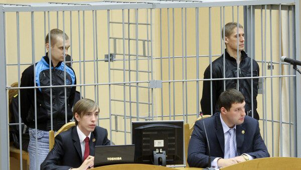 Дмитрий Коновалов и Владислав Ковалев, признанные виновными во взрыве в минском метро. Архивное фото