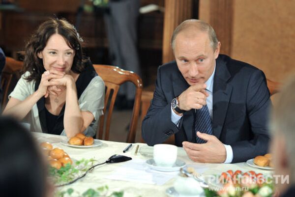 Посещение премьер-министром РФ В.Путиным ФГБУК Государственный Театр Наций в Москве