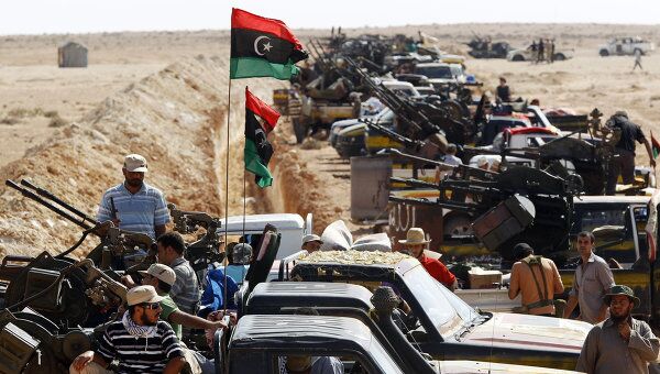 Ливийские повстанцы в 35км от города Сирт