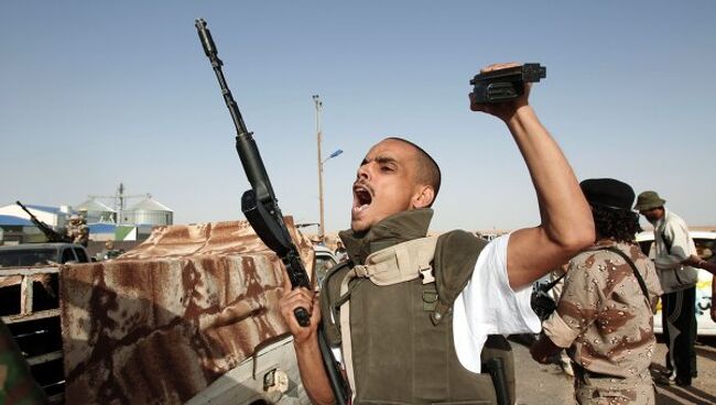 Силы ПНС Ливии штурмуют удерживаемый войсками Каддафи город Бени-Валид. Архив