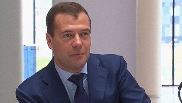 Медведев посоветовал студентам не рассчитывать на стипендии, а идти работать