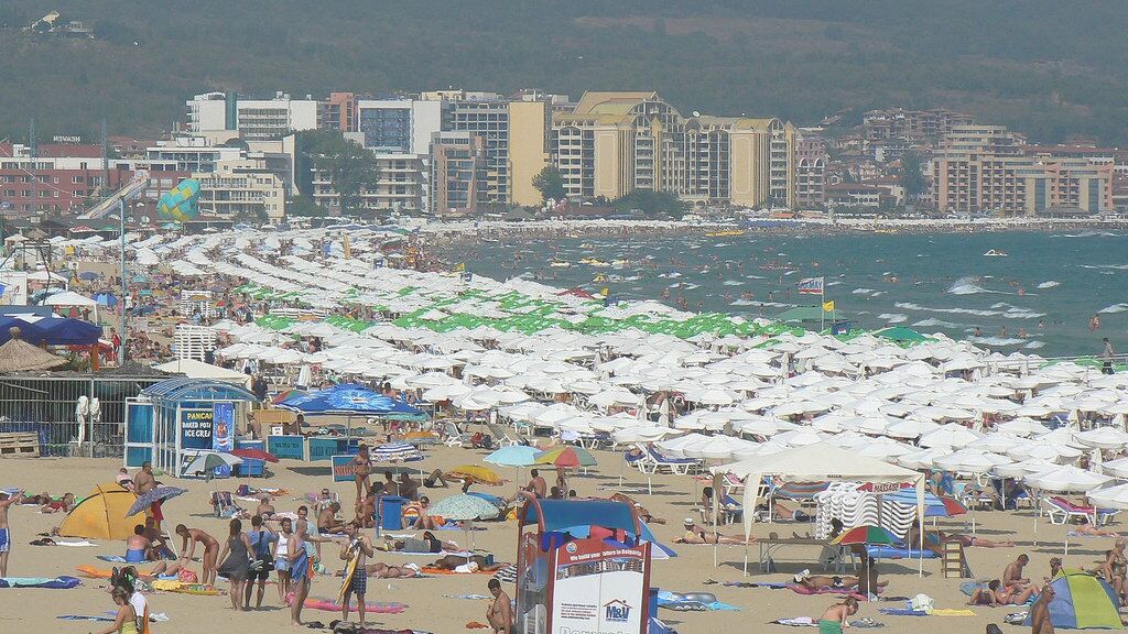 Российские туристы стали реже ездить в Болгарию, рассказала посол