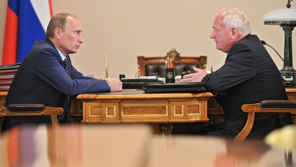 Премьер-министр РФ В.Путин провел встречу с губернатором Томской области В.Крессом