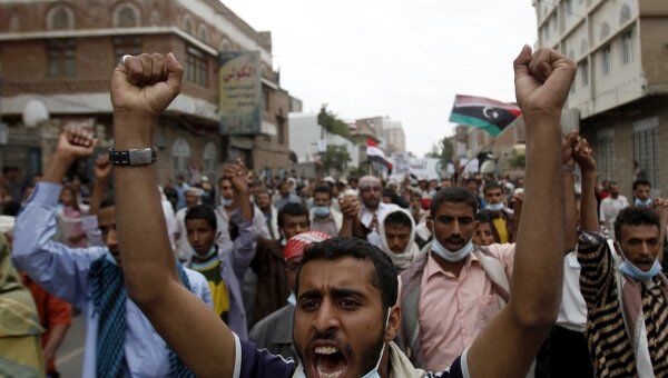 Жертвами обстрела демонстрации в столице Йемене стали 20 человек
