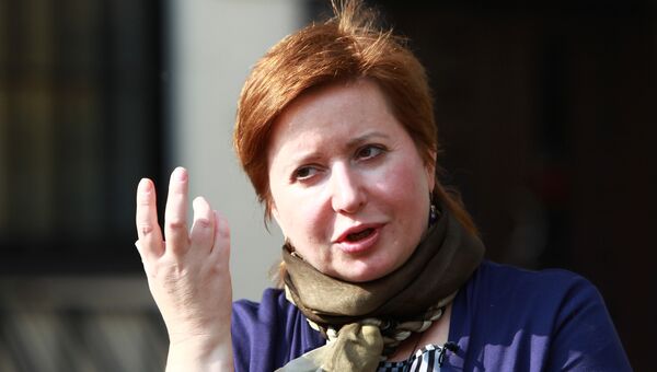 Журналистка Ольга Романова дает интервью в связи с отменой приговора ее мужу Алексею Козлову
