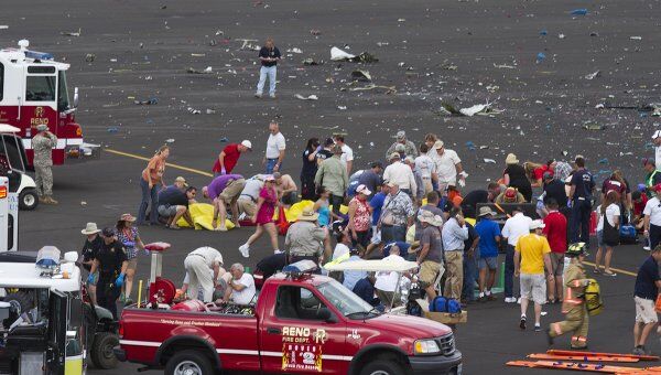 Самолет упал на трибуну во время авиашоу в Неваде (США) 