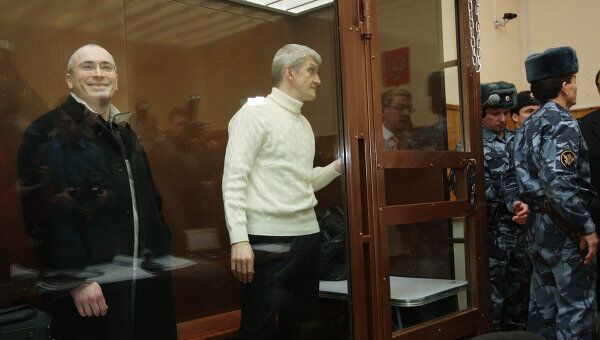 Михаил Ходорковский и Платон Лебедев в суде