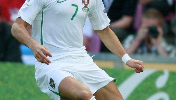 Звезда мирового футбола Криштиану Роналду женится после Евро-2012