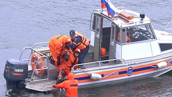 Спасатели доставали из воды пострадавших при двойном теракте в Москва-Сити