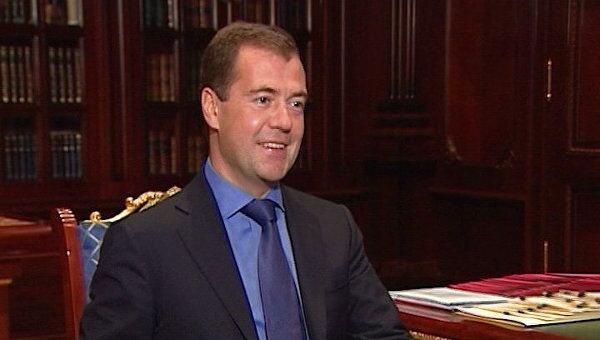 Медведев порадовался, что мужчин в Совбезе РФ разбавила Матвиенко
