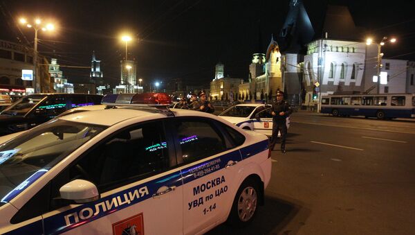 Автомобиль полиции у Ярославского вокзала, архивное фото