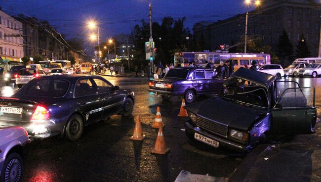 Жигули семерка попала в страшную аварию в центре Омска