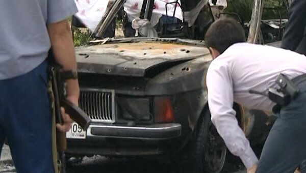 Служебный автомобиль замглавы УФСИН по Дагестану сгорел после обстрела