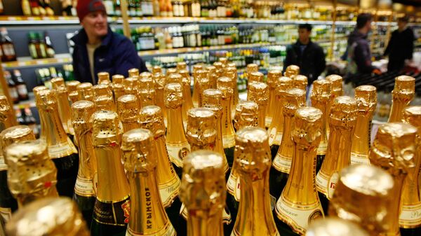 Инструкция по применению шампанского: как пить и чем закусывать