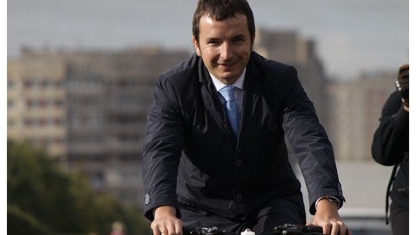 Глава района Купчино опробовал новую велодорожку