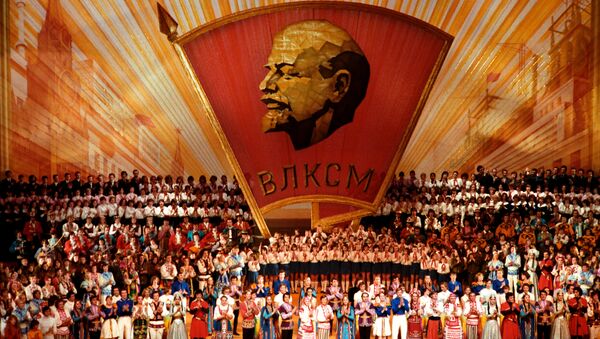 Концерт в честь 60-летия ВЛКСМ. Архивное фото