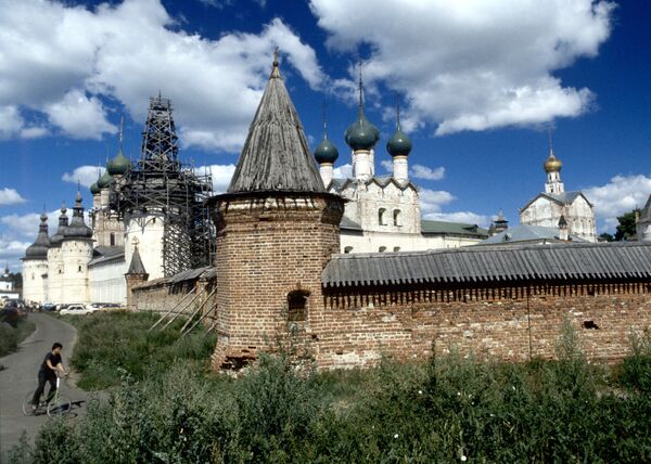 Вид на Ростовский кремль Вид на Ростовский кремль