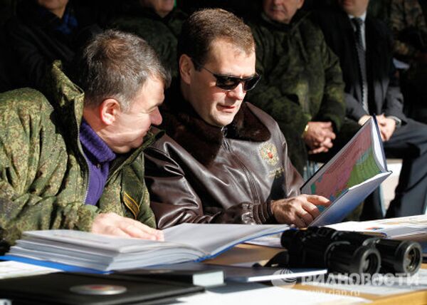 Дмитрий Медведев прибыл в Челябинскую область на военные учения