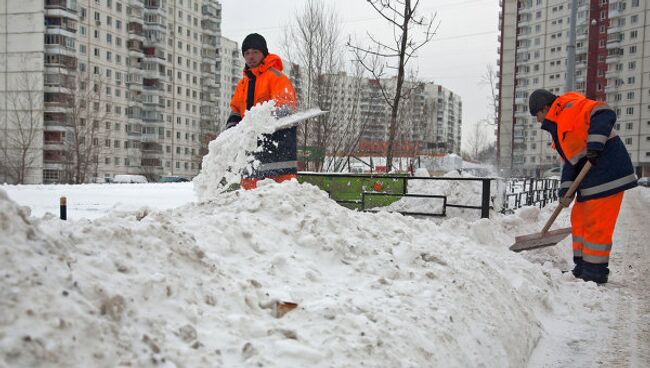 Сильный снегопад прошел в Москве