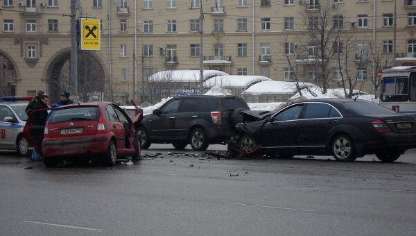 Авария на площади Гагарина в Москве