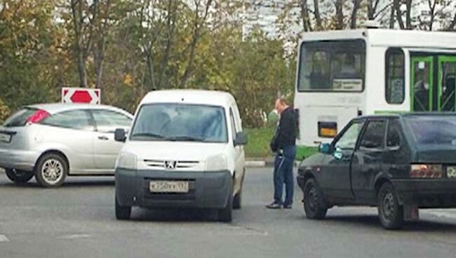 Авария с участием четырех автомобилей произошла на юге Москвы