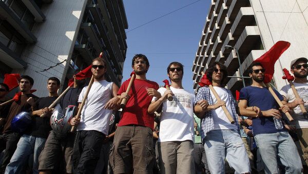 Студенты принимают участие в акцях протеста в Афинах