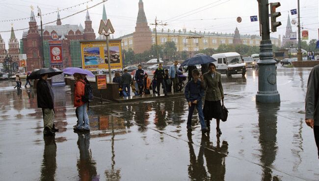 Дождь в Москве. Архив