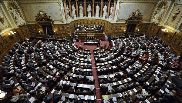 Французский Сенат возглавил представитель оппозиции Жан-Пьер Бель