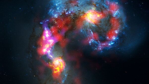 Галактики-антенны NGC 4038 и 4039 на снимке, сделанном с помощью радиотелескопа ALMA