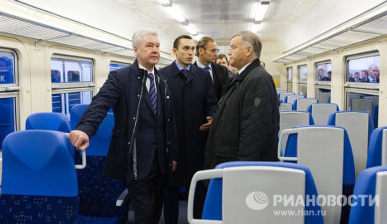 Мэр Москвы Сергей Собянин посетил Савеловский вокзал и осмотрел новый поезд РЭКС