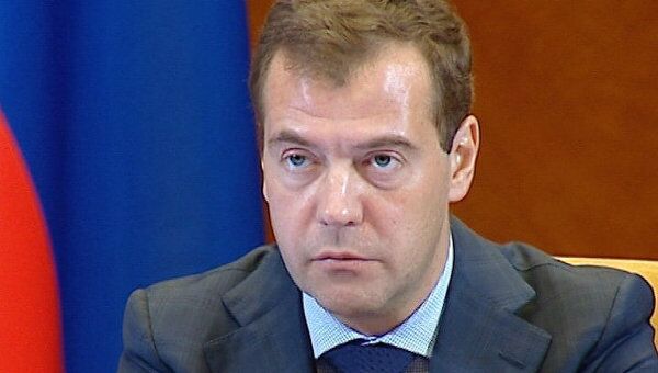 Медведев предложил полпредам разобраться с нечистоплотными дельцами в ЖКХ 