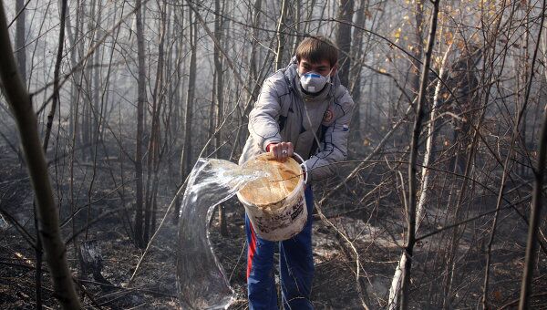 Тушение пожаров в лесной зоне в черте города Братска