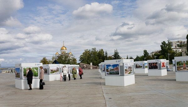 На самарской площади Славы развернулась фотовыставка истории губернии