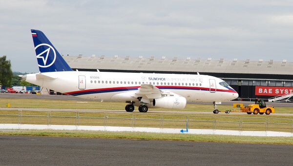 Среднемагистральный пассажирский лайнер Sukhoi Superjet 100