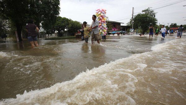 Последствия наводнения в таиландском городе Аюттхая