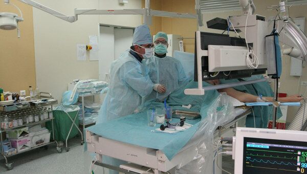 Малоинвазивная операция по протезированию сложного участка аорты