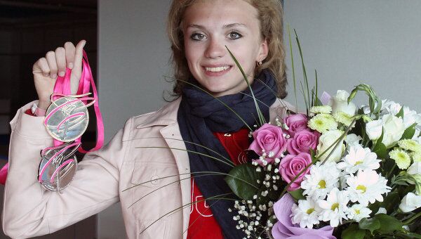 Чемпионка мира, гимнастка Ксения Дудкина вернулась в Омск   