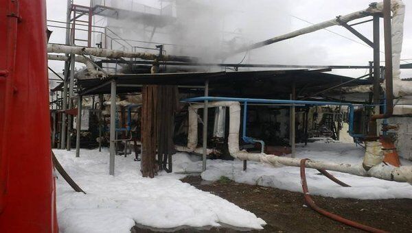 Выход горючей жидкости на территории частного предприятия в г. Ишимбае в Республике Башкортостан