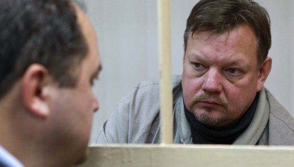 Бывший чиновник ФМС России Андрей Демидов, подозреваемый в крупном мошенничестве, в зале заседания Пресненского суда Москвы.