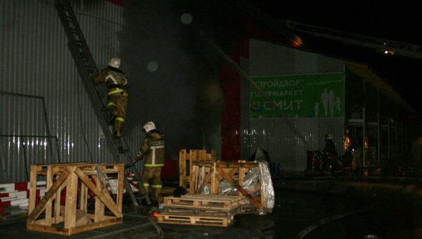 Пожар на складе строиматериалов в Улан-Удэ