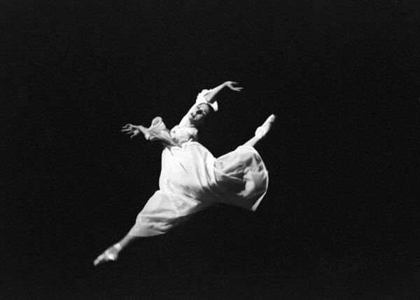 Нина Сорокина в сцене из балета Щелкунчик