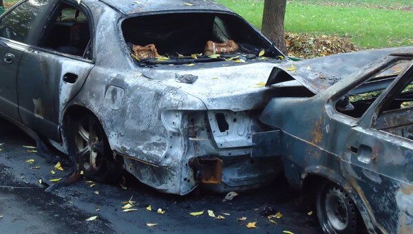 Два автомобиля сгорели минувшей ночью на востоке Москвы