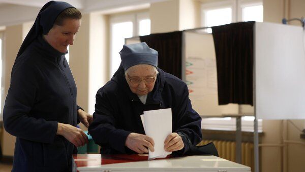 Партия Туска лидирует на выборах в Польше после подсчета 63% голосов