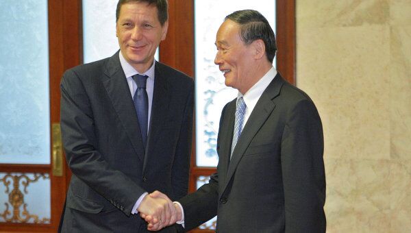 Вице-премьер РФ А.Жуков встретился с зампремьера Госсовета КНР Ван Цишанем